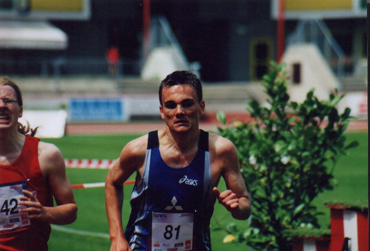 2003/1500/b35.jpg
