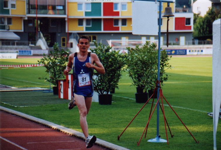 2003/800/g07.jpg