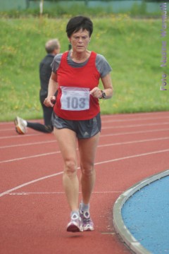 Foto: Nadine Warmuth<br>Brigitta Linzbichler beim 10.000-m-Lauf 20130514-02.jpg